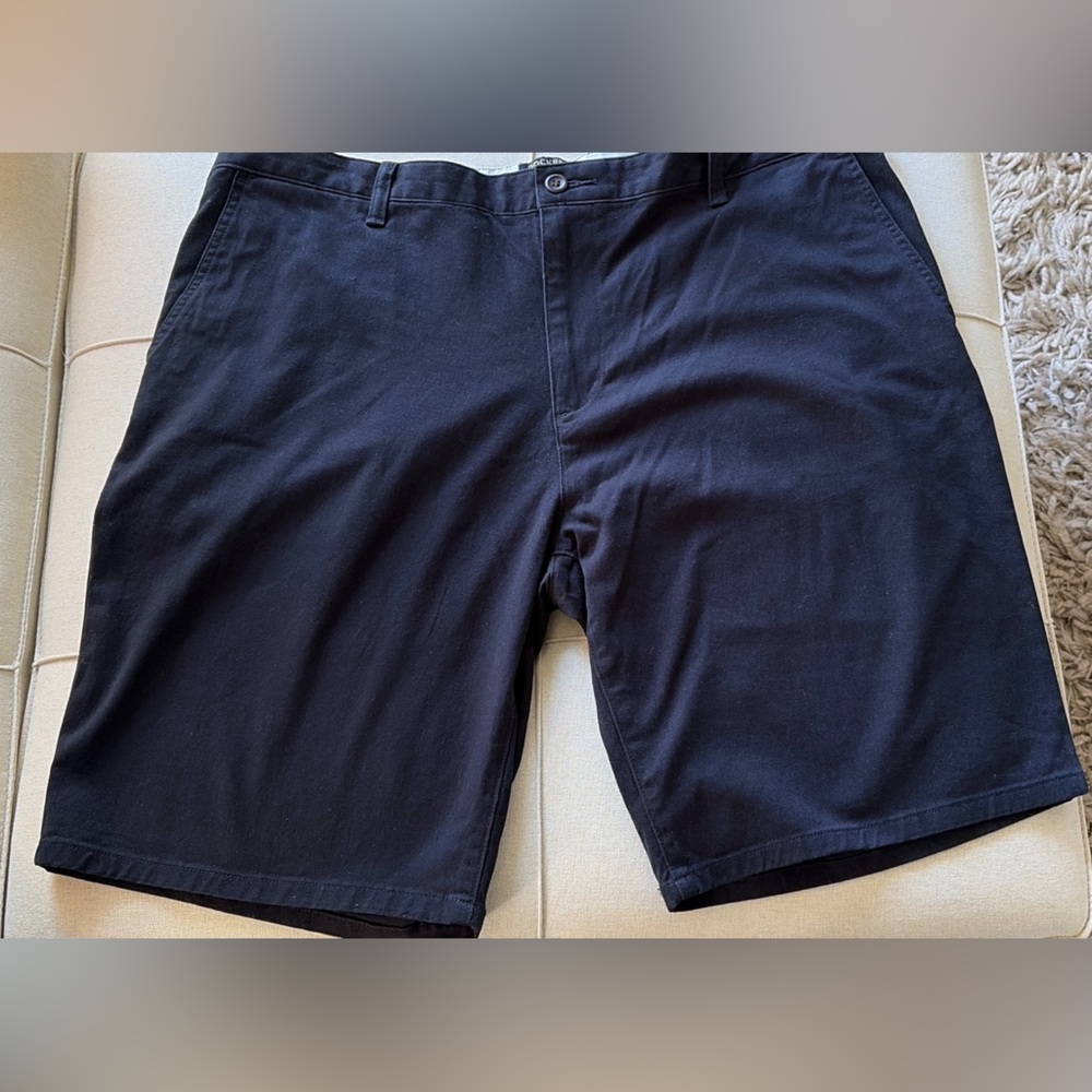 Dockers Men's Navy Flat Front Shorts Size 40